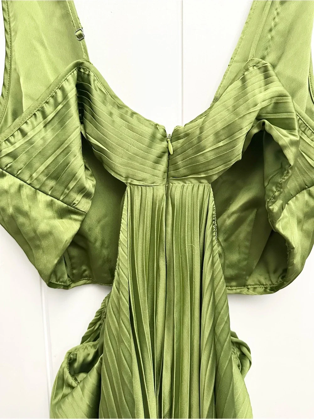 A&F Giselle Satin Pleated Cutout Maxi Dress In Green Size XL